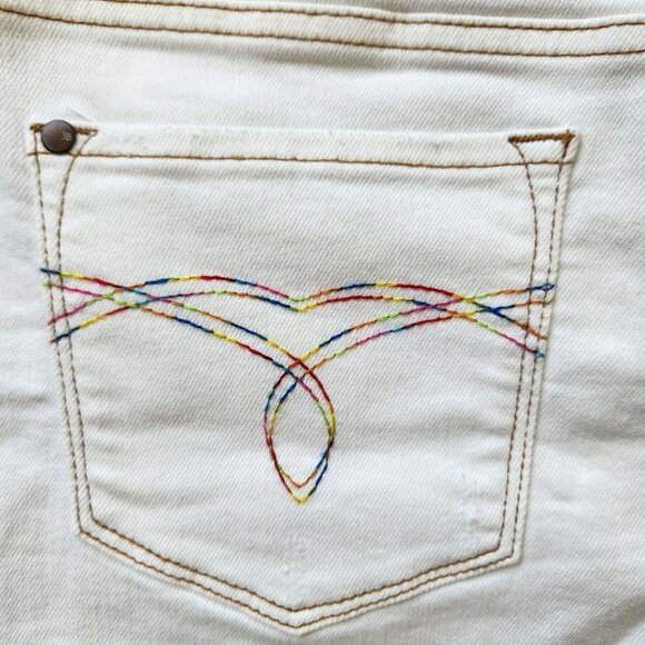 Judy Blue Rainbow Road Ecru Shorts Embroidered Frayed Hem Soft Stretchy Cute - Picture 7 of 13